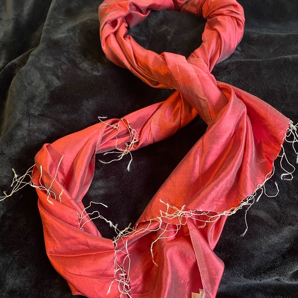 MAX MARA PRE OWNED SCARF 🧣 IN PERFECT CONDITION MADE IN ITALY - Picture 10 of 10